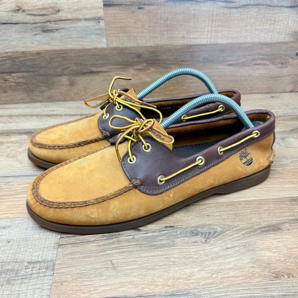 Timberland Men's 10.5 size Tan and Brown Boat Shoes